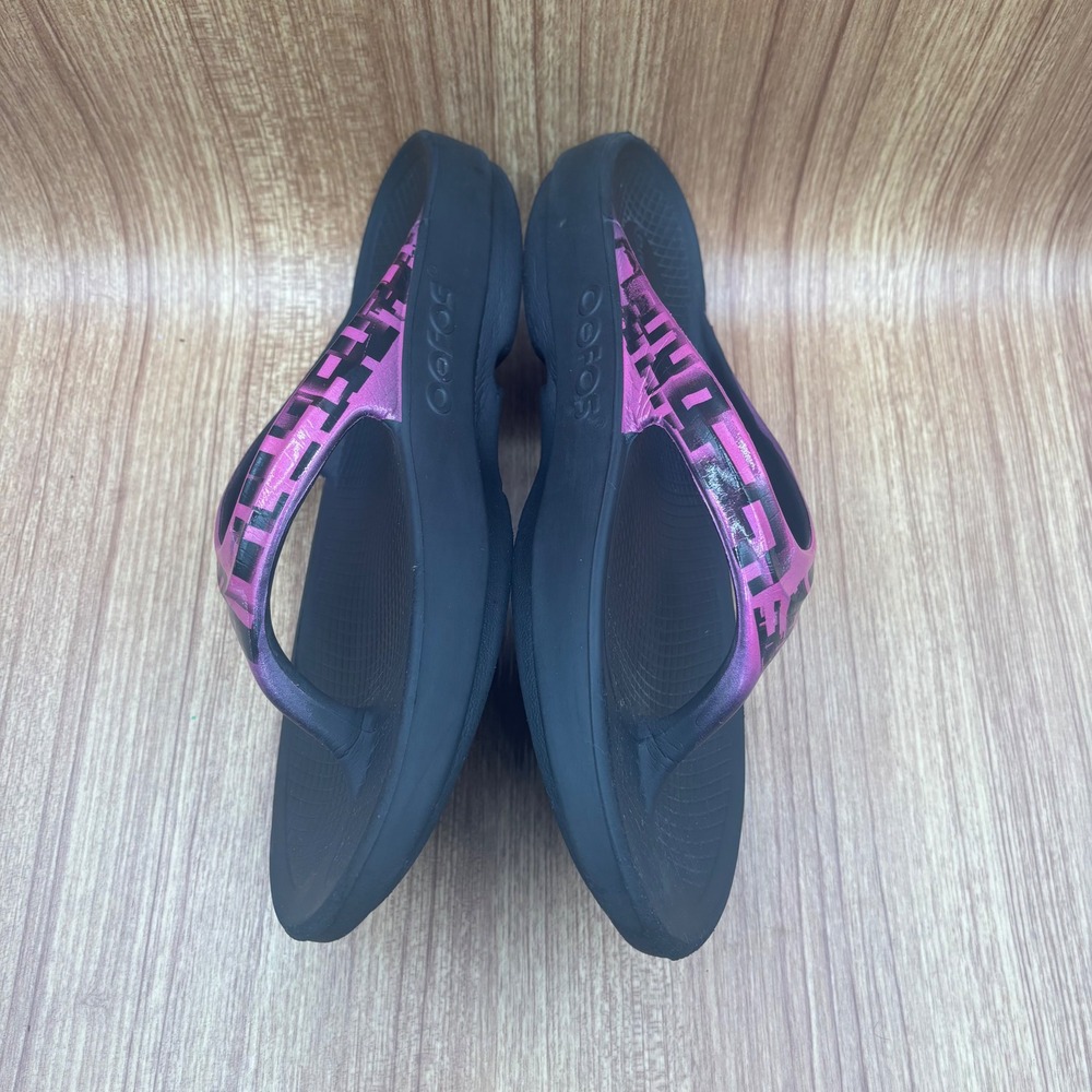 OOFOS OOlala Recovery Sandals Black Pink Geometric Women Size 11 EU 42 Flip Flop - Picture 6 of 8